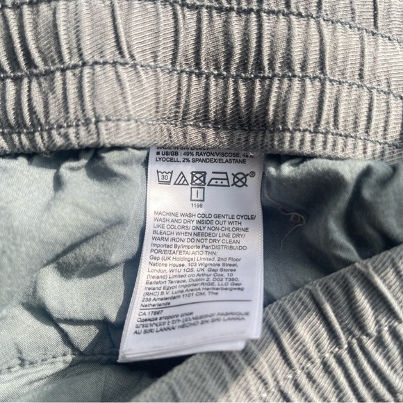 Gray Banana Republic Cargo Pants - Picture 4 of 4